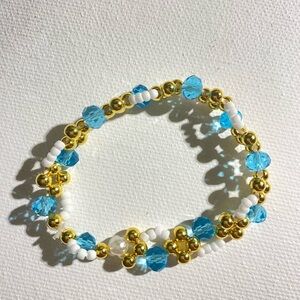 Elegant Gold and Blue Beaded Bracelet